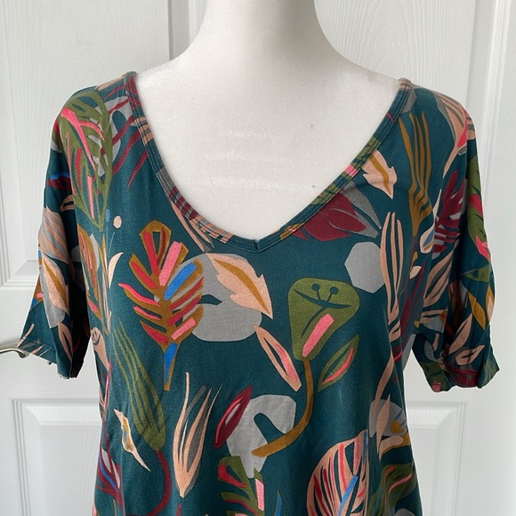 ZARA Colorful Patterned V-Neck High-Low Top - Picture 4 of 5
